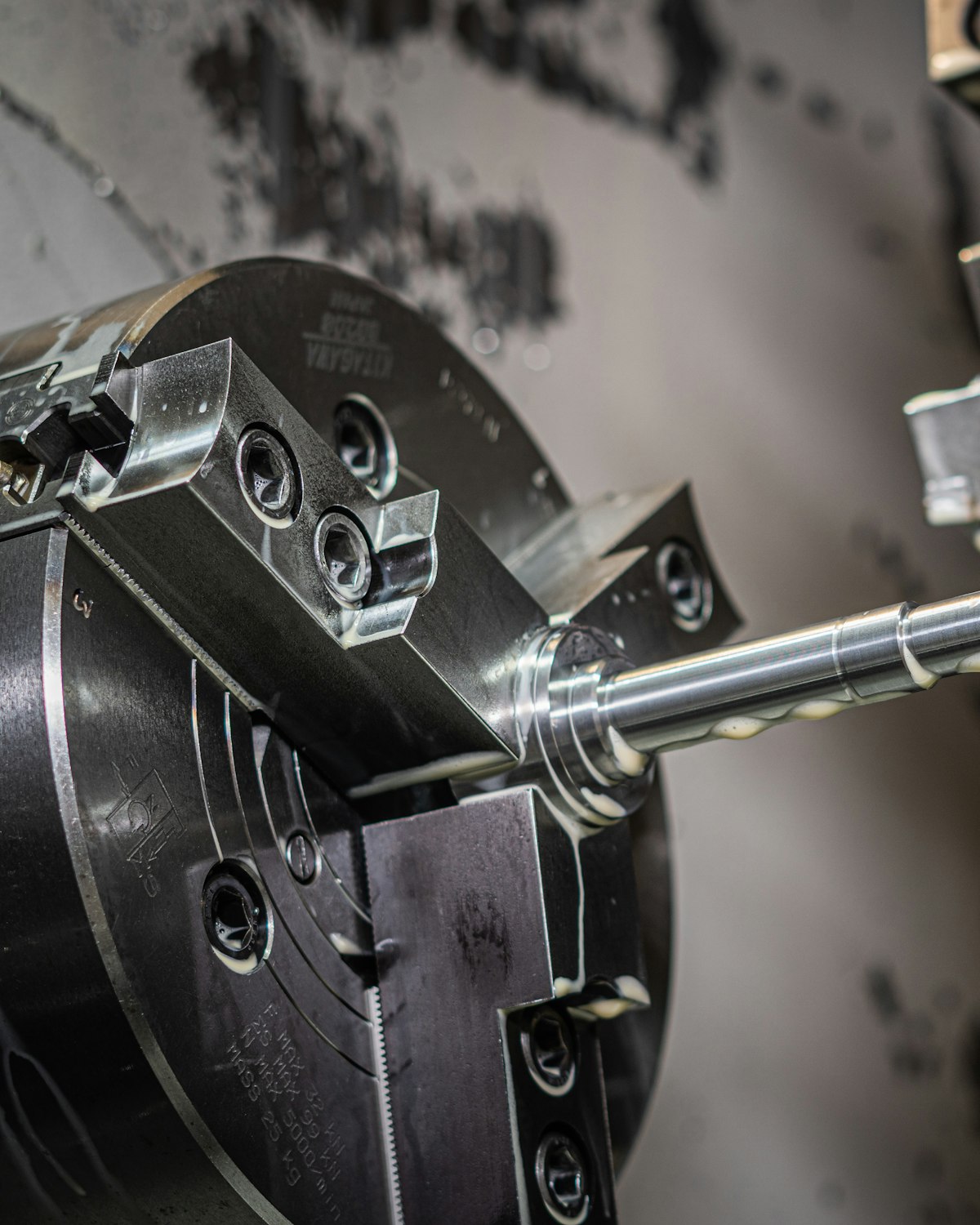 Precision machined metal component with a fine surface finish